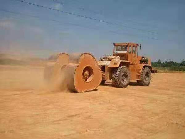沖擊突出路機